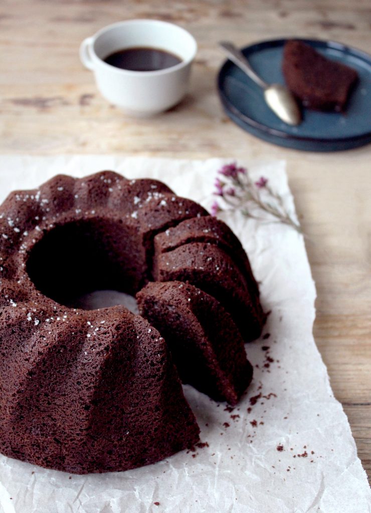 Bundt cake au chocolat noir et à la fleur de sel Söta Salt